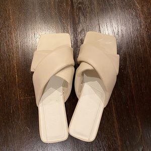 Zara cream slides | NWOT | Size 40